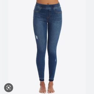 Spanx Distressed Skinny Jeans Size M‎